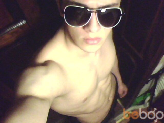  ,   Hotboy, 32 ,  