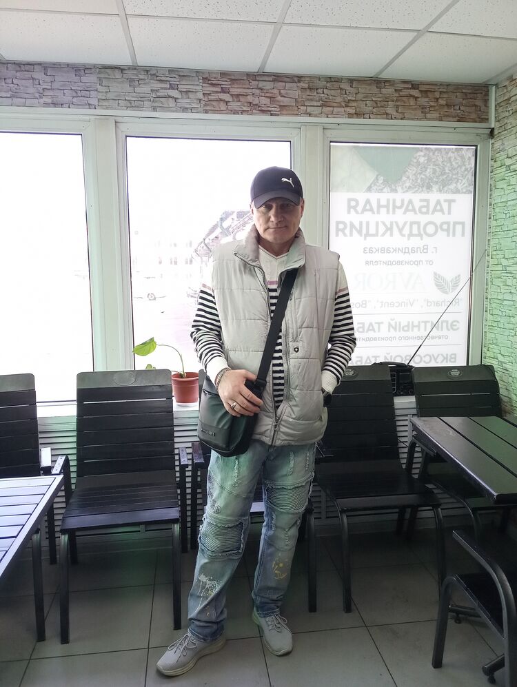  ,   Vadim, 55 ,     