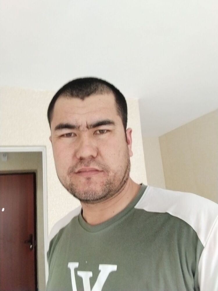  51041843  Serjan, 34 ,    