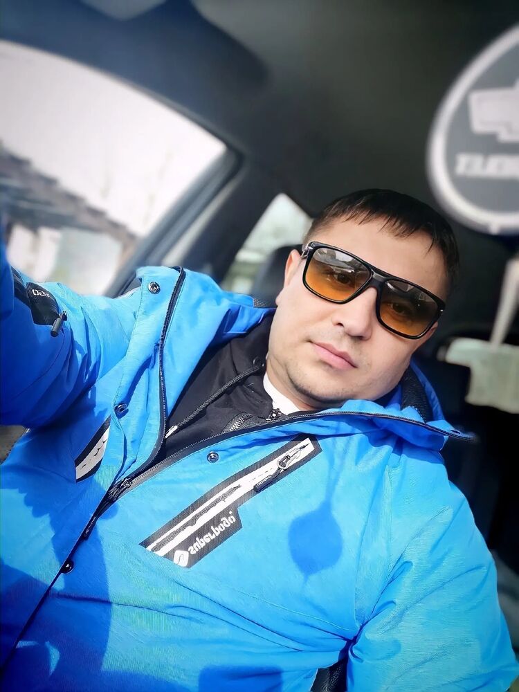  32077803  Pavel, 41 ,    