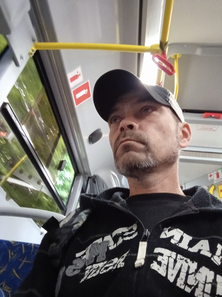  52330883  , 45 ,    