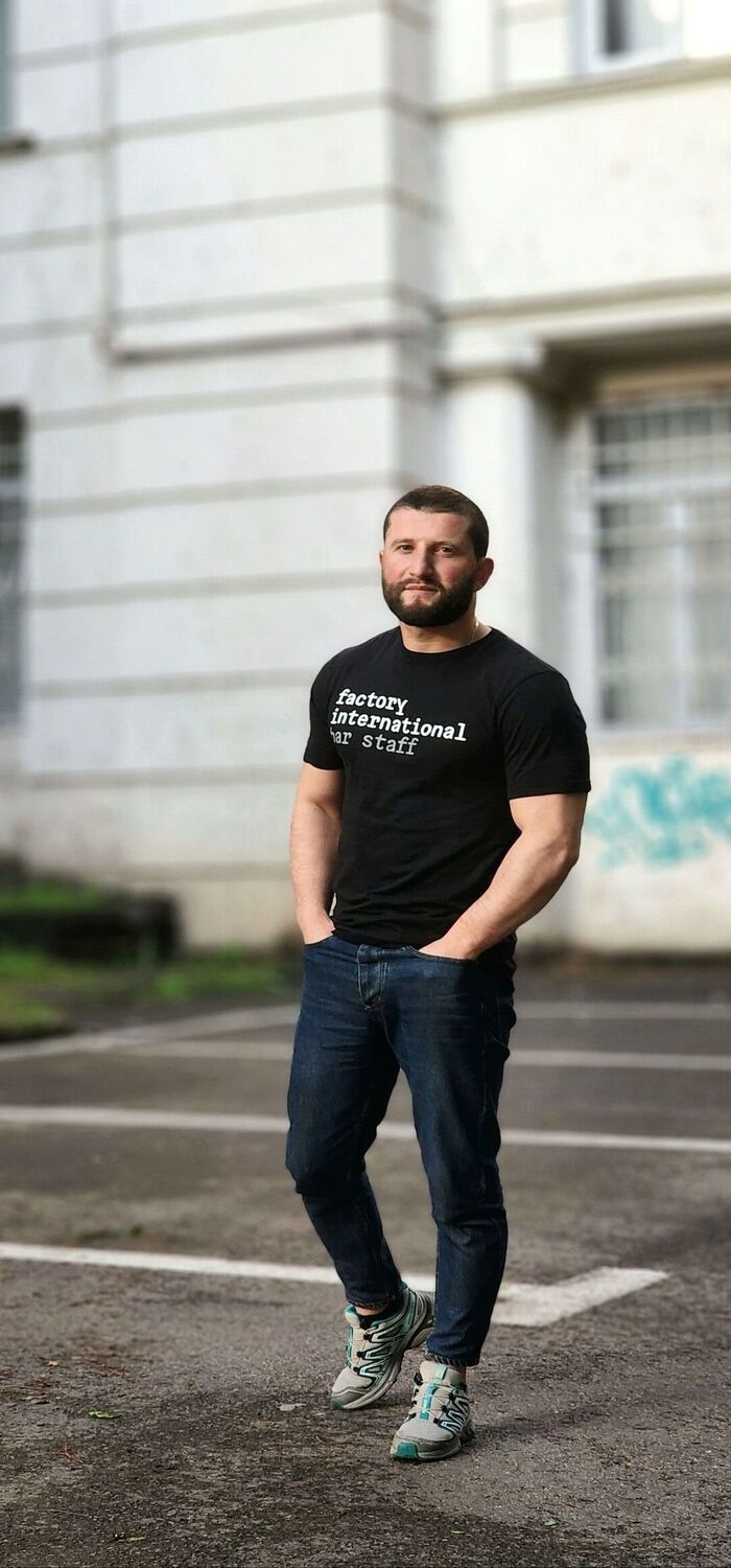  46053963  Kakha, 30 ,    