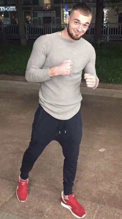  53490333  , 37 ,    --