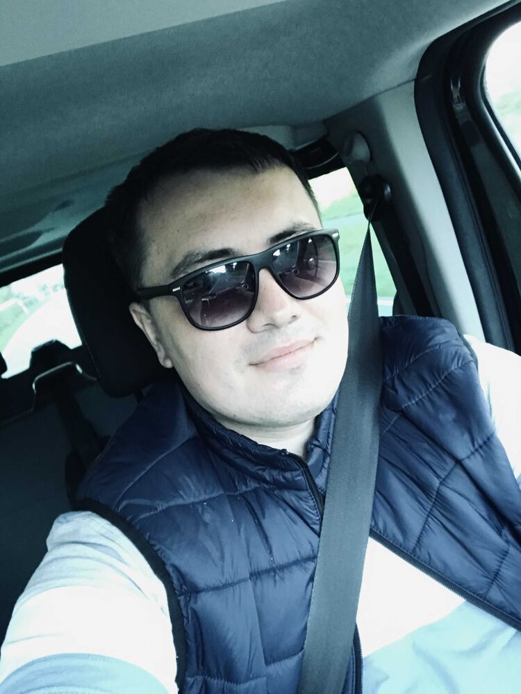  23026203  Pavel, 31 ,    
