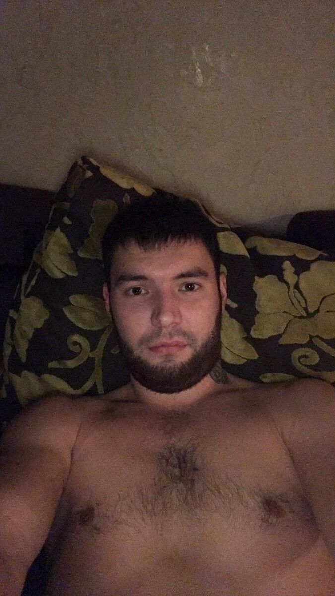  ,   Artur, 33 ,   ,   , c 