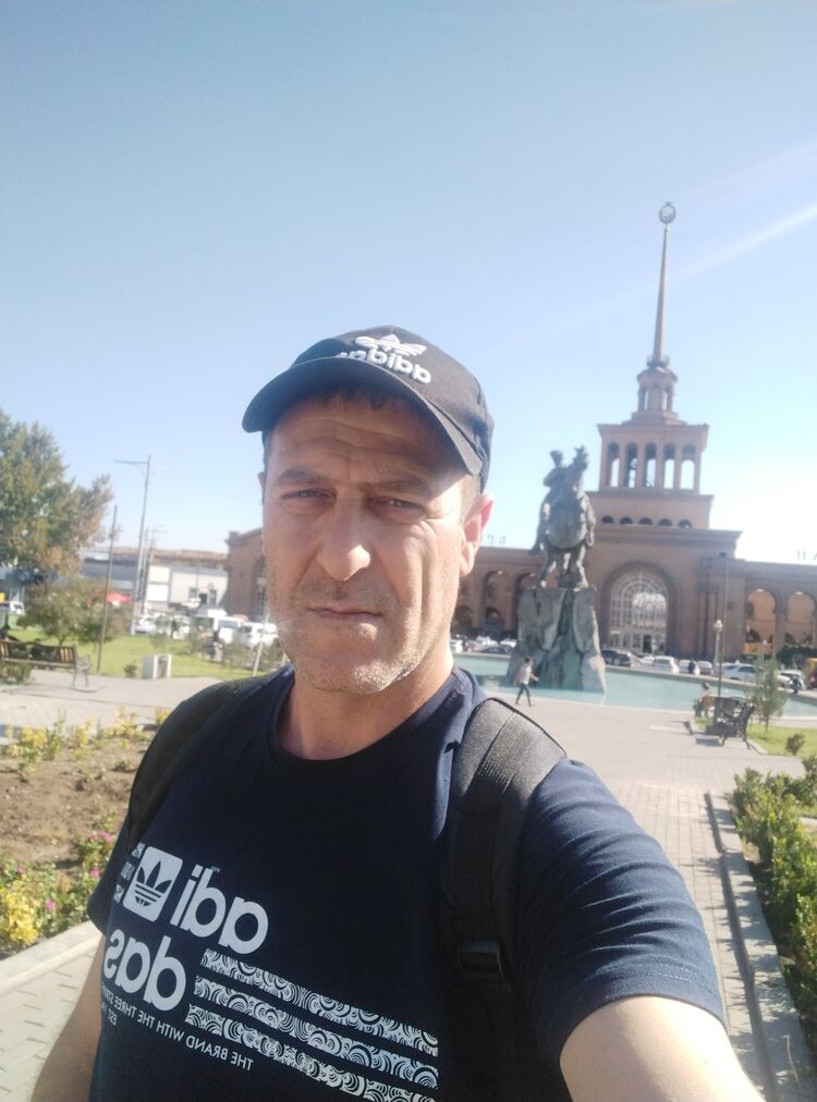  ,   Armen, 46 ,   c 