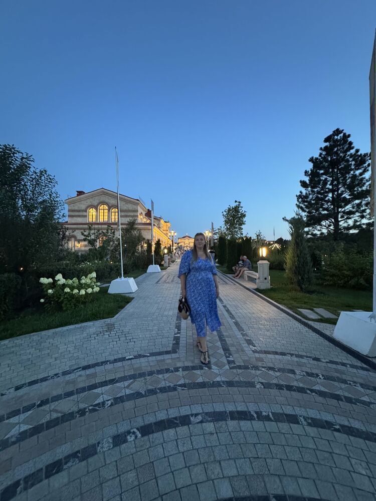  54606413  Maria, 39 ,    