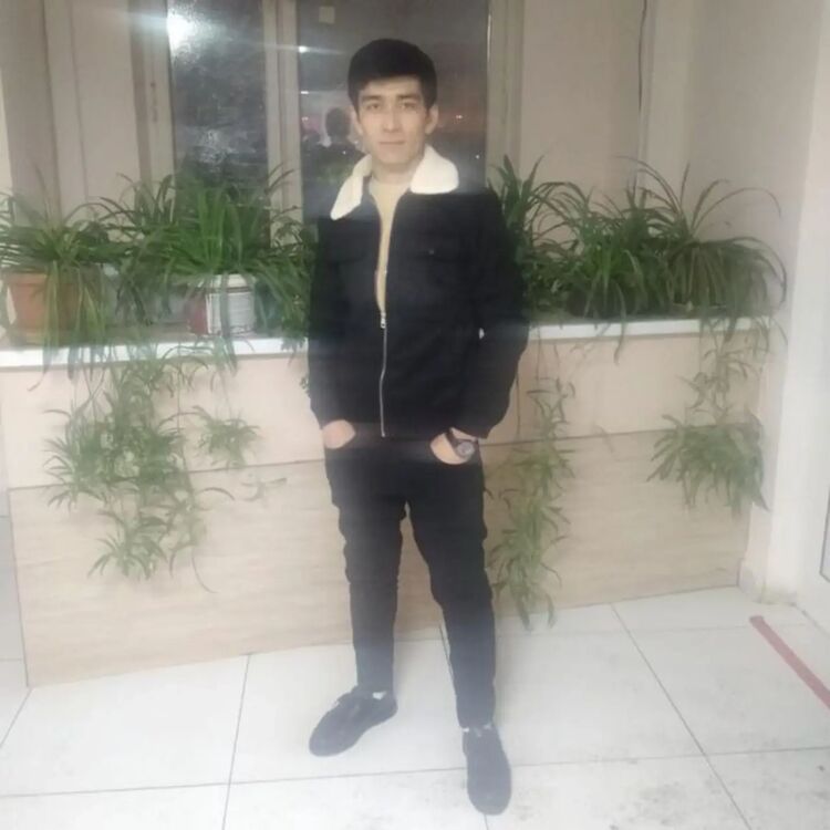  53469983  Bek, 25 ,    