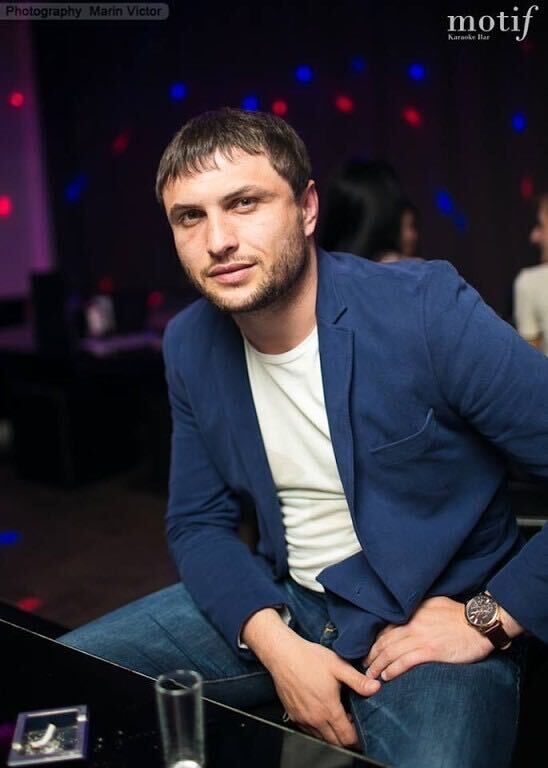  38047723  Vitalie, 35 ,    