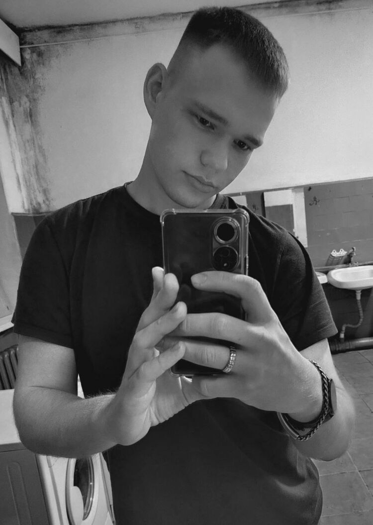  36630903  , 22 ,    -