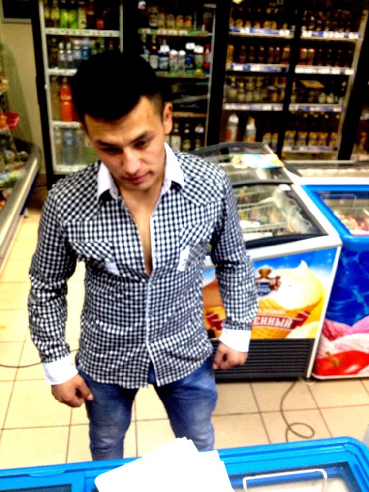  5675063  Daniyar, 31 ,    