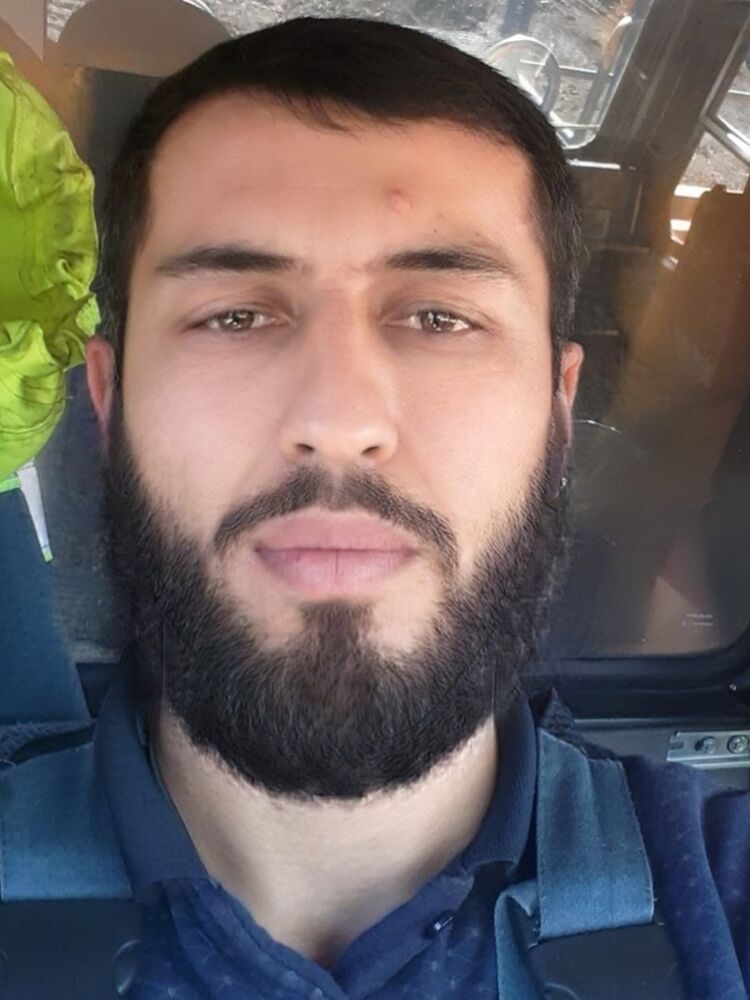  44443853  Muxiddin, 34 ,    