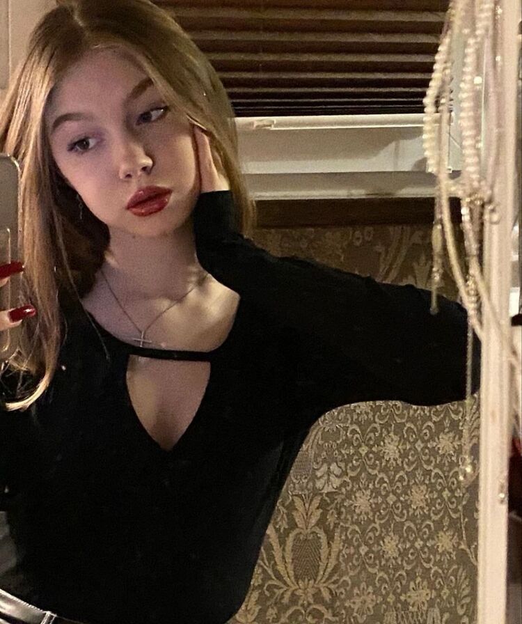  35290813  Dasha, 20 ,    