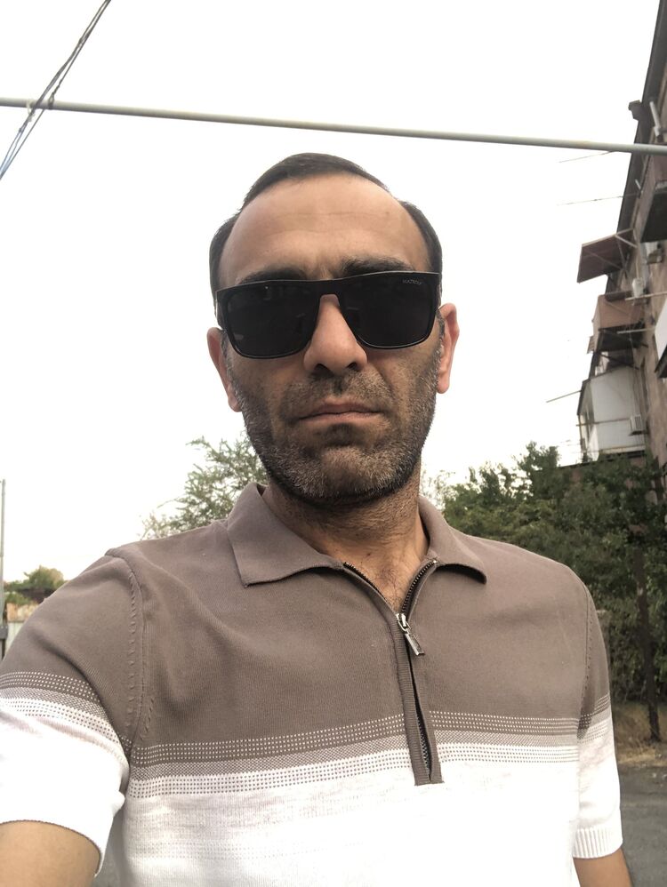  ,   Hayk, 42 ,   ,   