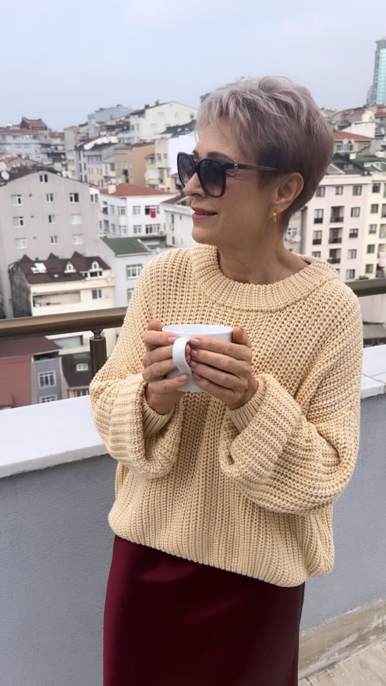  ,   Tatiana, 64 ,   c 