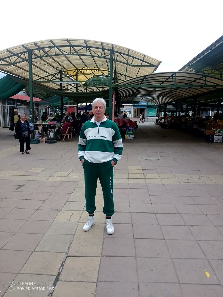  54369063  Simeon, 62 ,    