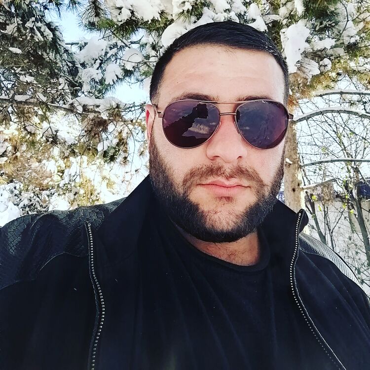  26845923  LYOV, 33 ,    