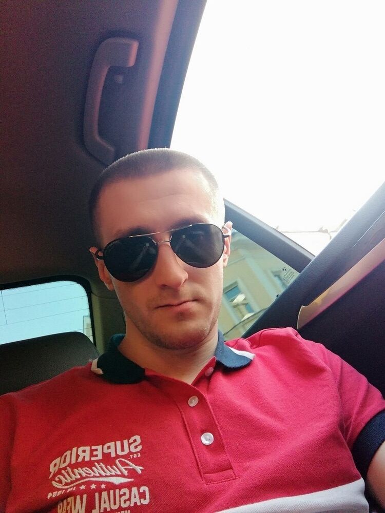  ,   Slava, 32 ,   