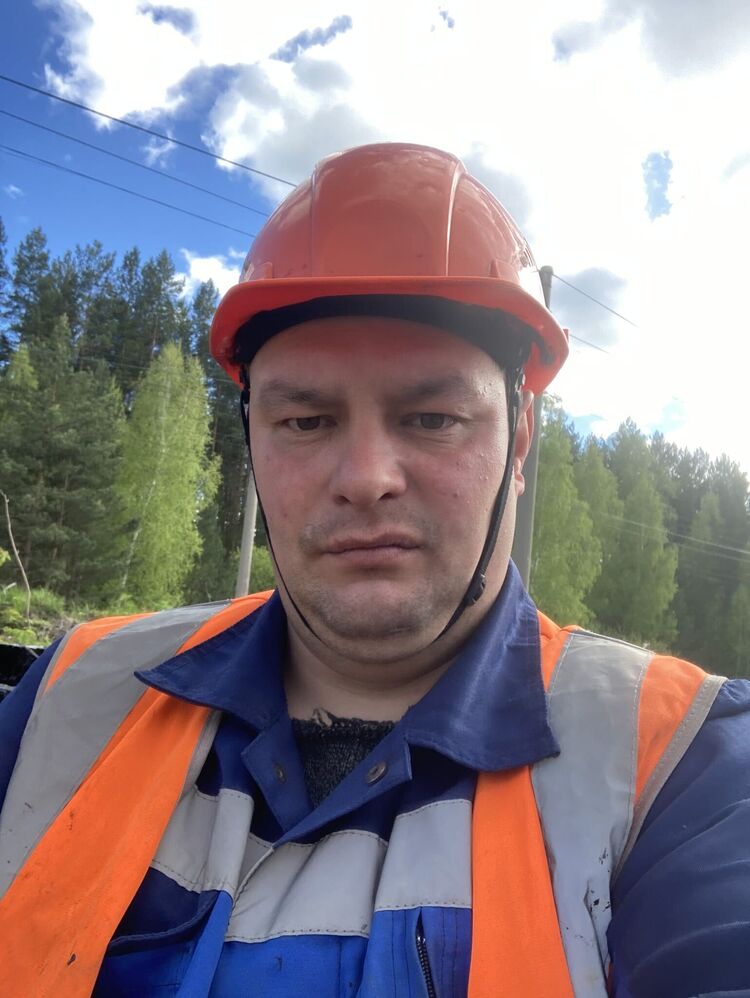  46744883  , 33 ,    