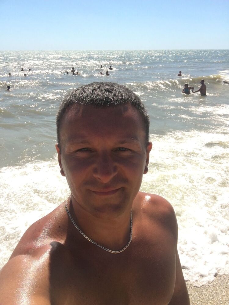  33338853  Alexander, 46 ,    