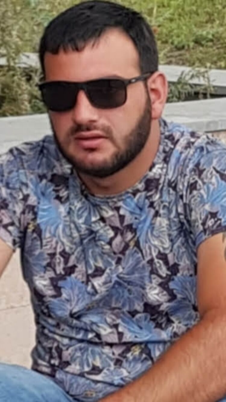  ,   Arman, 36 ,   ,   