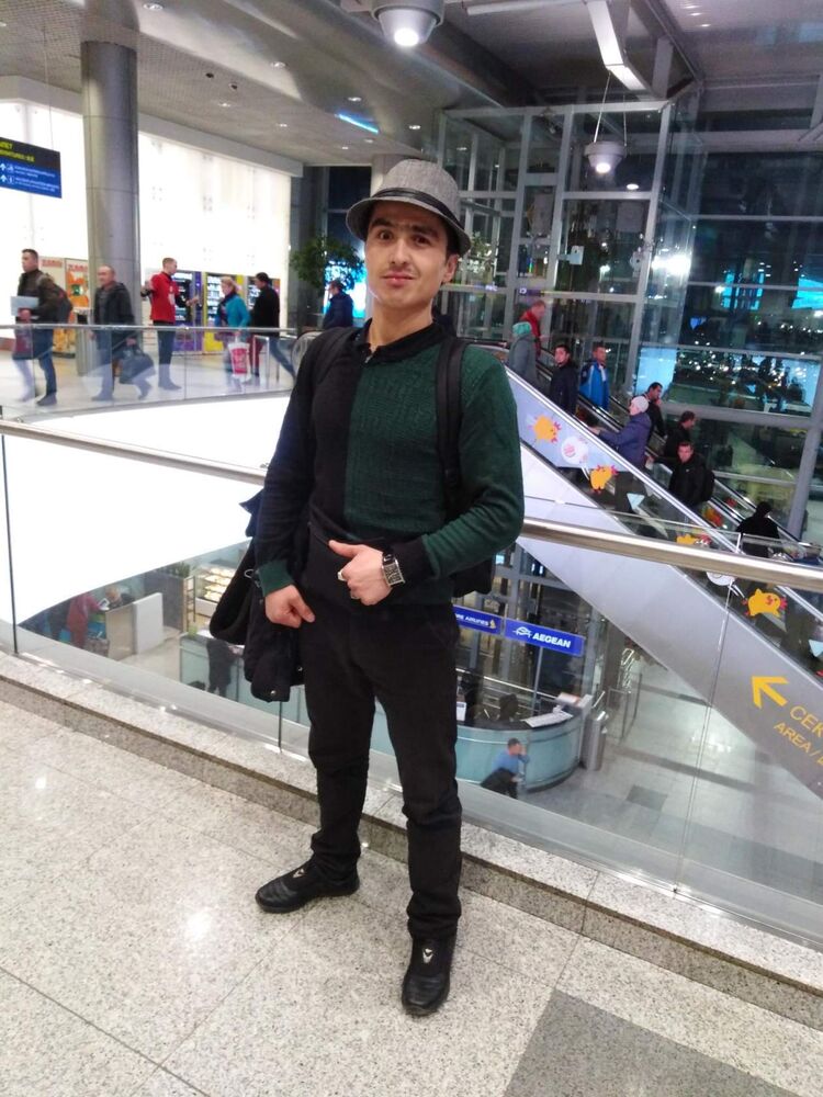  54710833  Rustamjon, 27 ,    