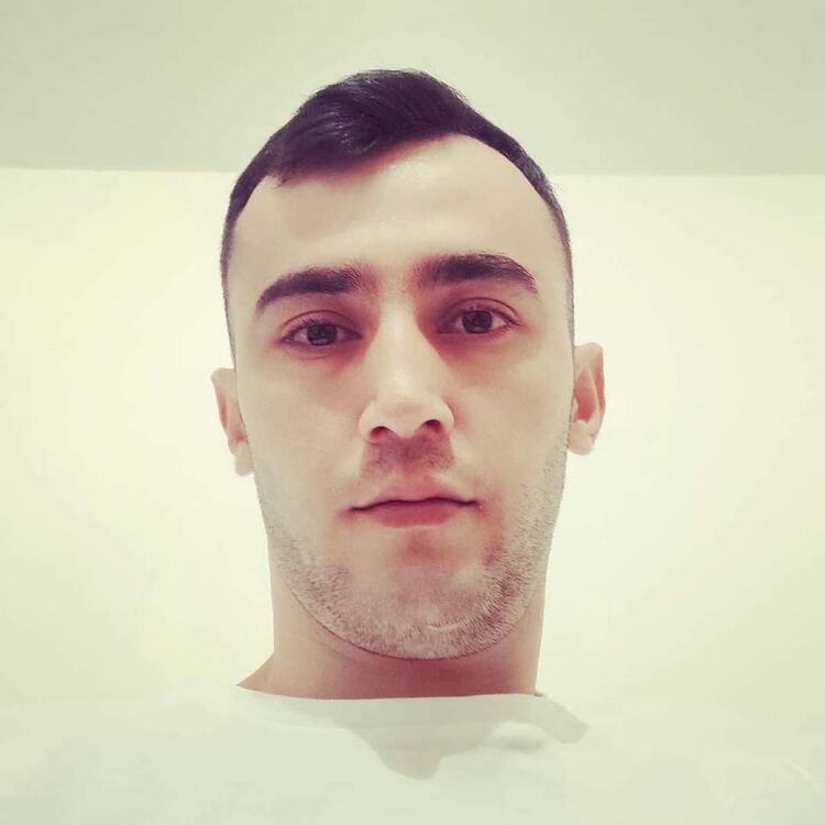  44050733  Abubakir, 30 ,    