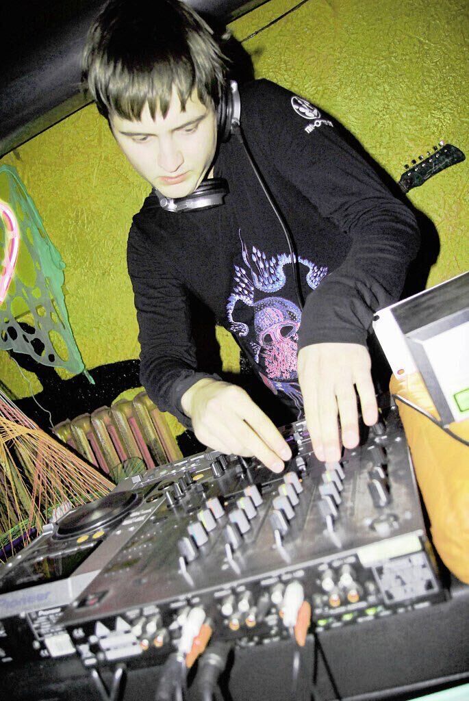  22863893  Nikolay, 37 ,    