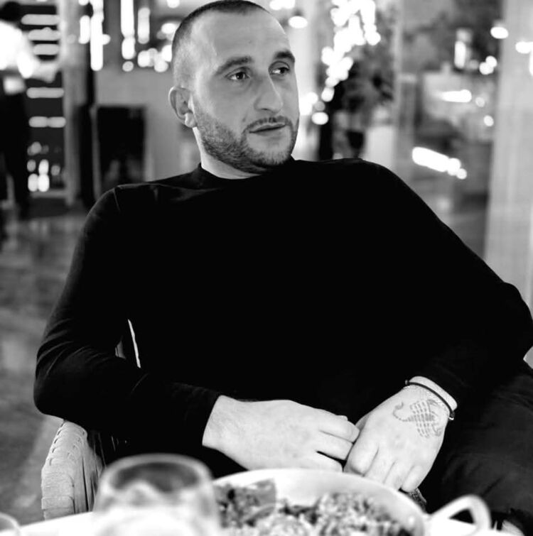  53052433  Giorgi, 29 ,    