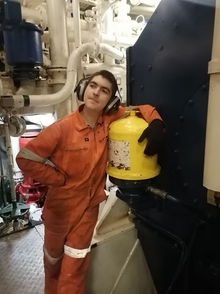  27634173  Yaroslav, 23 ,    -