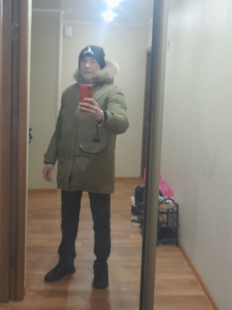  ,   Ruslan, 33 ,     