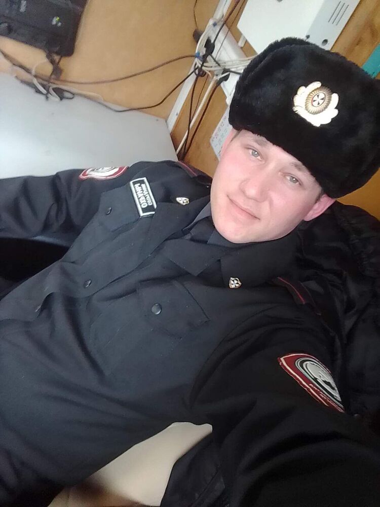  49556303  , 33 ,    