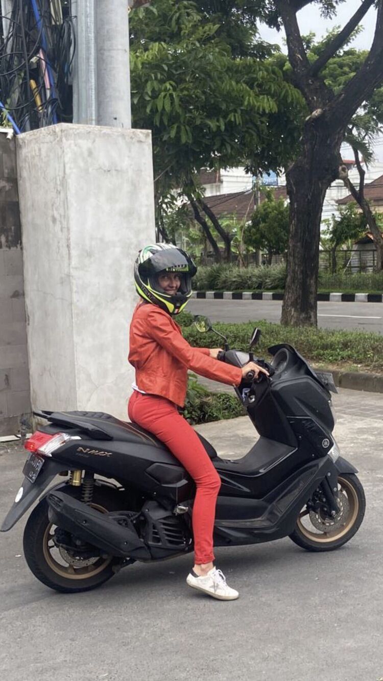  Denpasar,   , 43 ,     , c 