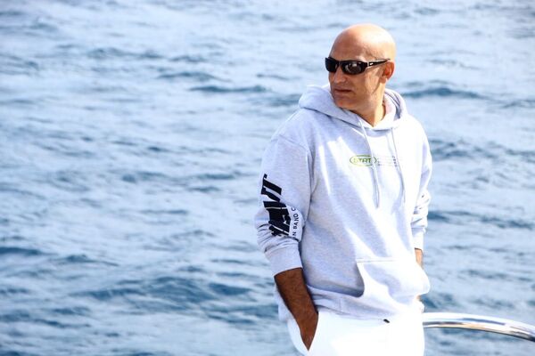  ,   Yasser, 47 ,     , c 