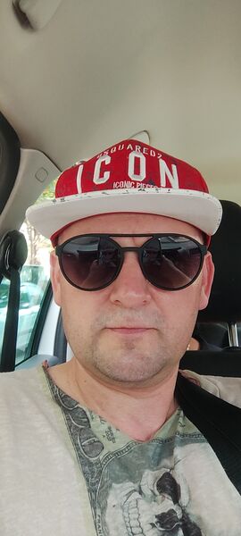  ,   Den, 44 ,   ,   