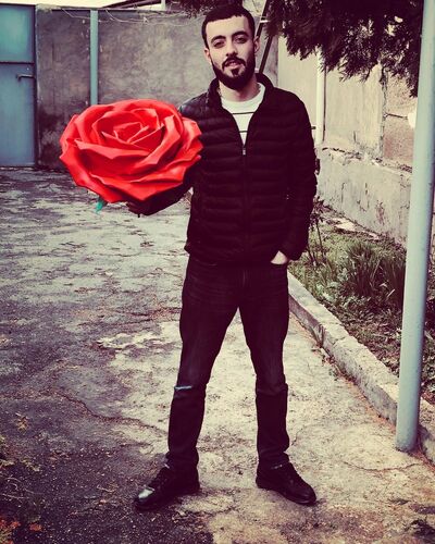  ,   Artur, 27 ,   ,   , c 