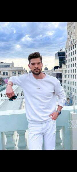  ,   Demian, 42 ,   ,   