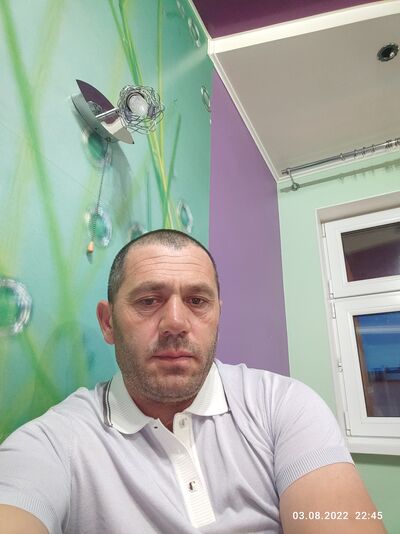   ,   Vahe, 43 ,  