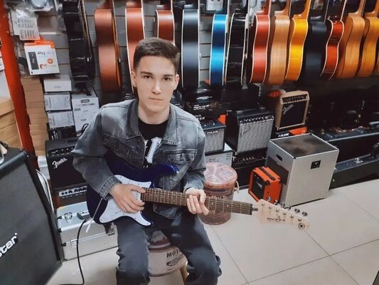 ,   Denis, 22 ,   ,   
