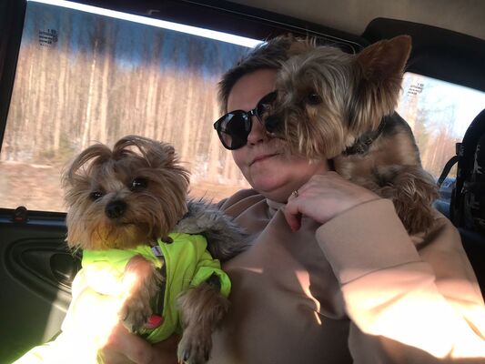  ,   Elena, 44 ,   c 