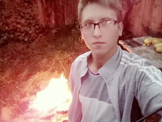  ,   Maxim, 26 ,   ,   , c 