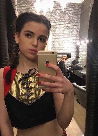  ,   Dasha, 22 ,   
