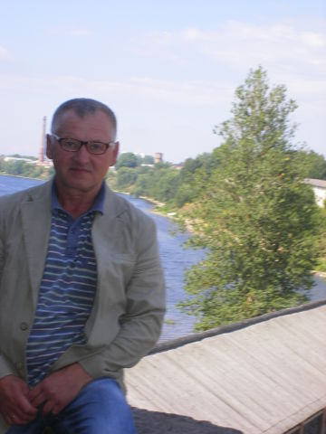  48284453  Viktor, 68 ,    