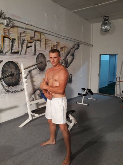  -,   Ivan, 39 ,   