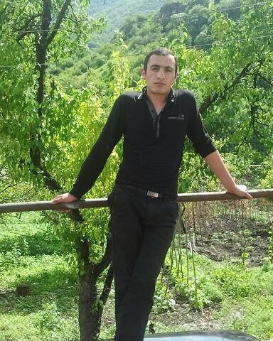  ,   Artyom, 33 ,   