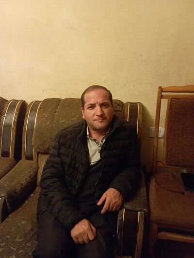  ,   Gevorg, 39 ,     