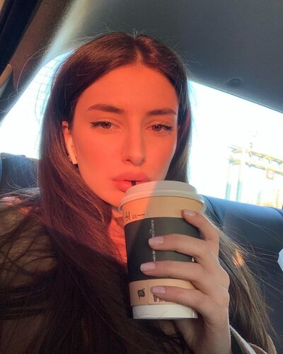  ,   Leila, 25 ,  