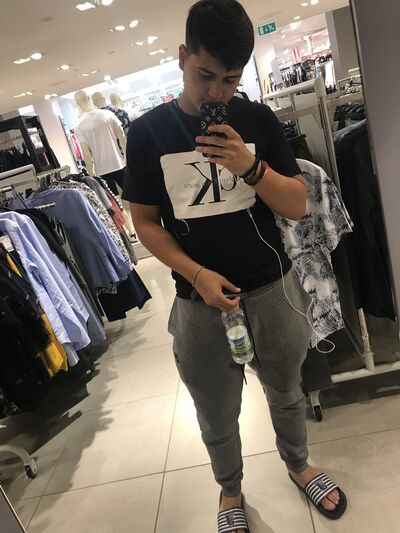  ,   Markus, 25 ,   