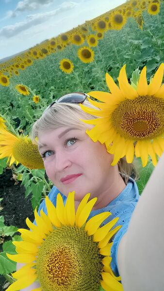  ,   Lara, 41 ,   ,   , c , 