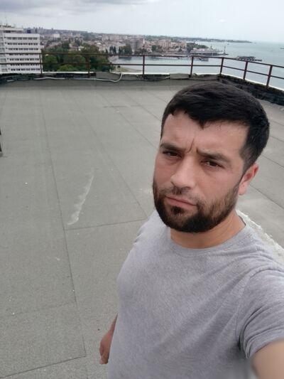  ,   Ikrom, 32 ,   c , 